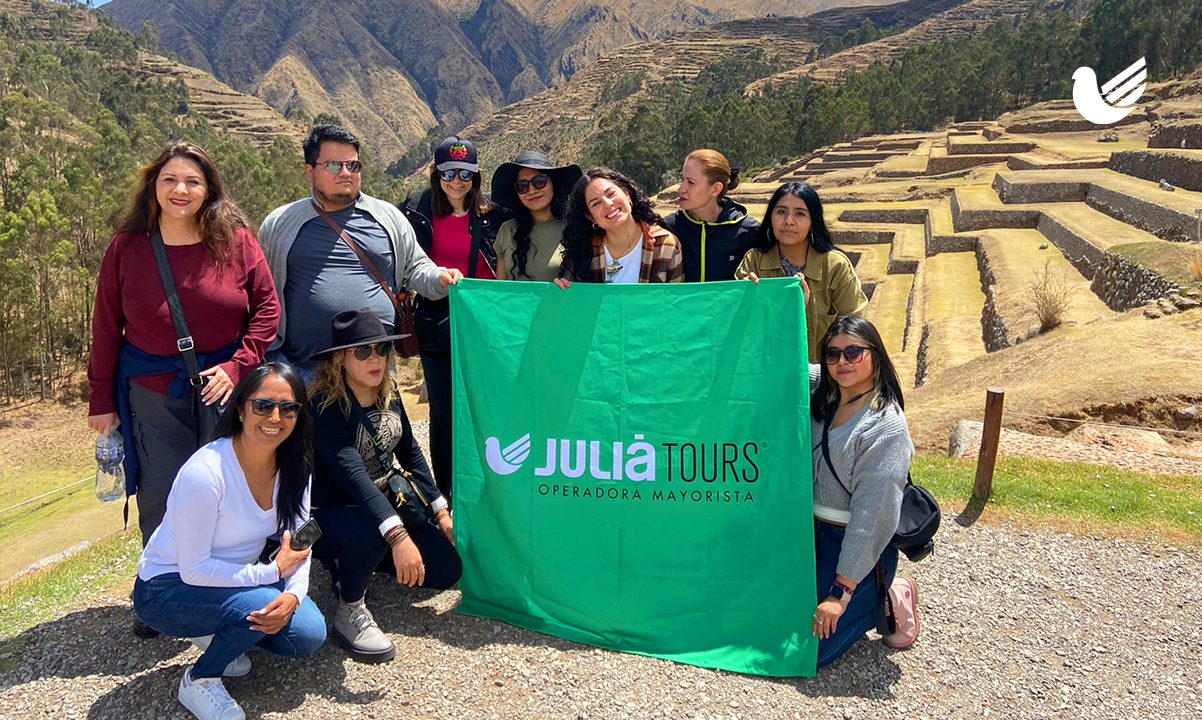 julia tours peru